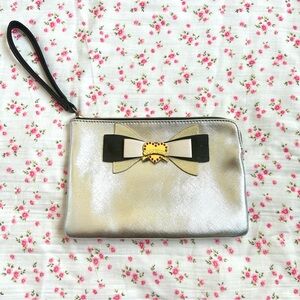 🌷 Betsey Johnson Silver Wristlet 🌷